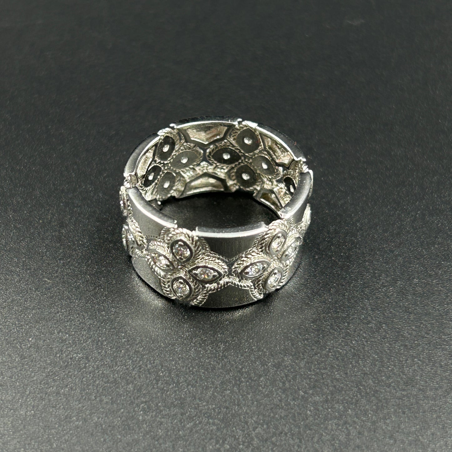 Sparkling Antique Style Silver Band - Women's Ring