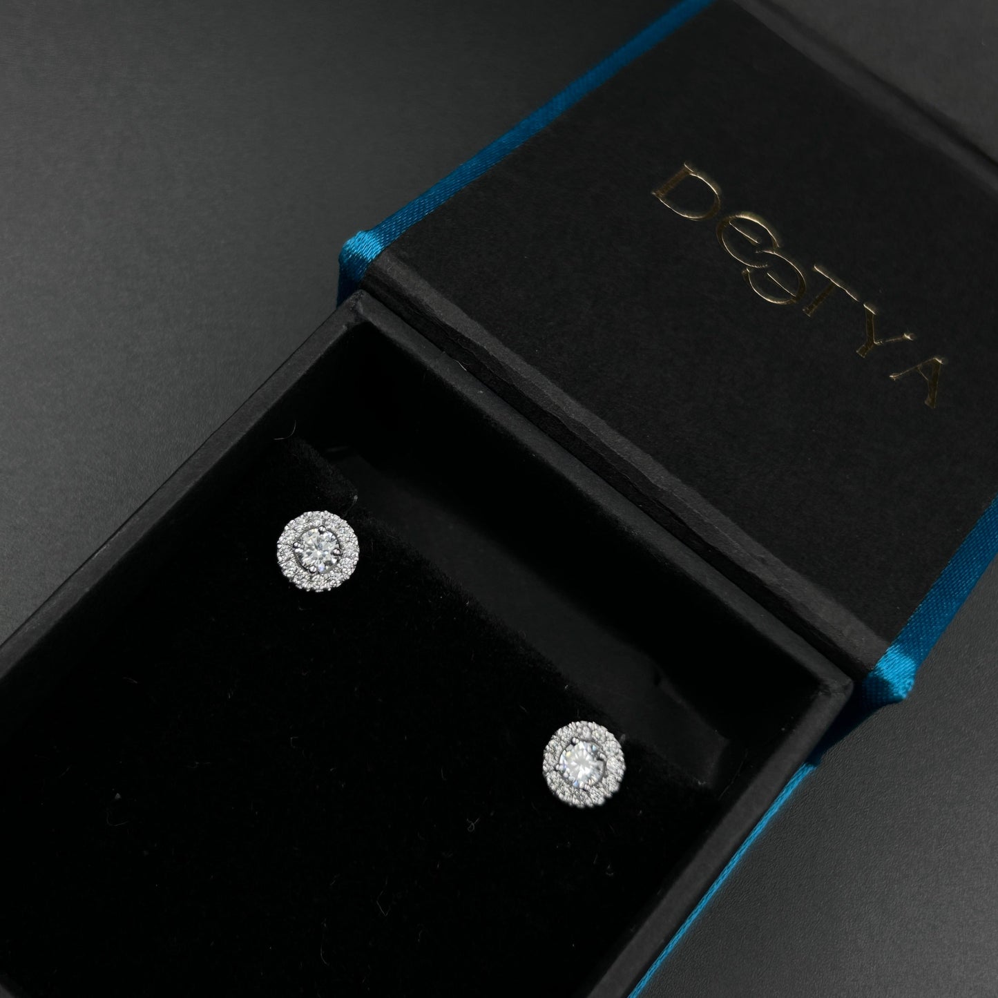 Pure Silver Minimal Earring