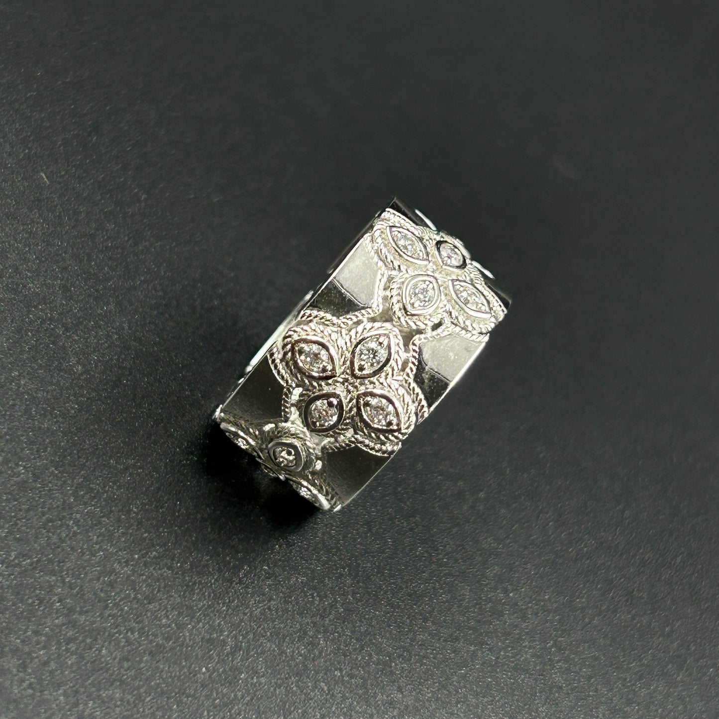 Sparkling Antique Style Silver Band - Women's Ring