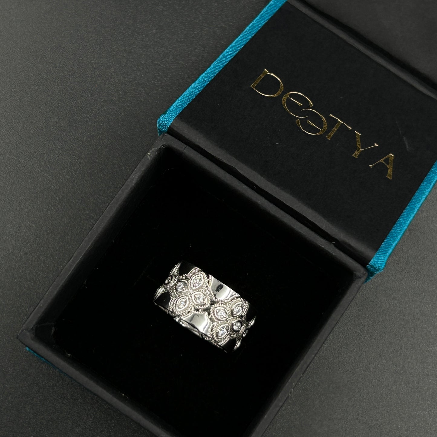 Sparkling Antique Style Silver Band - Women's Ring