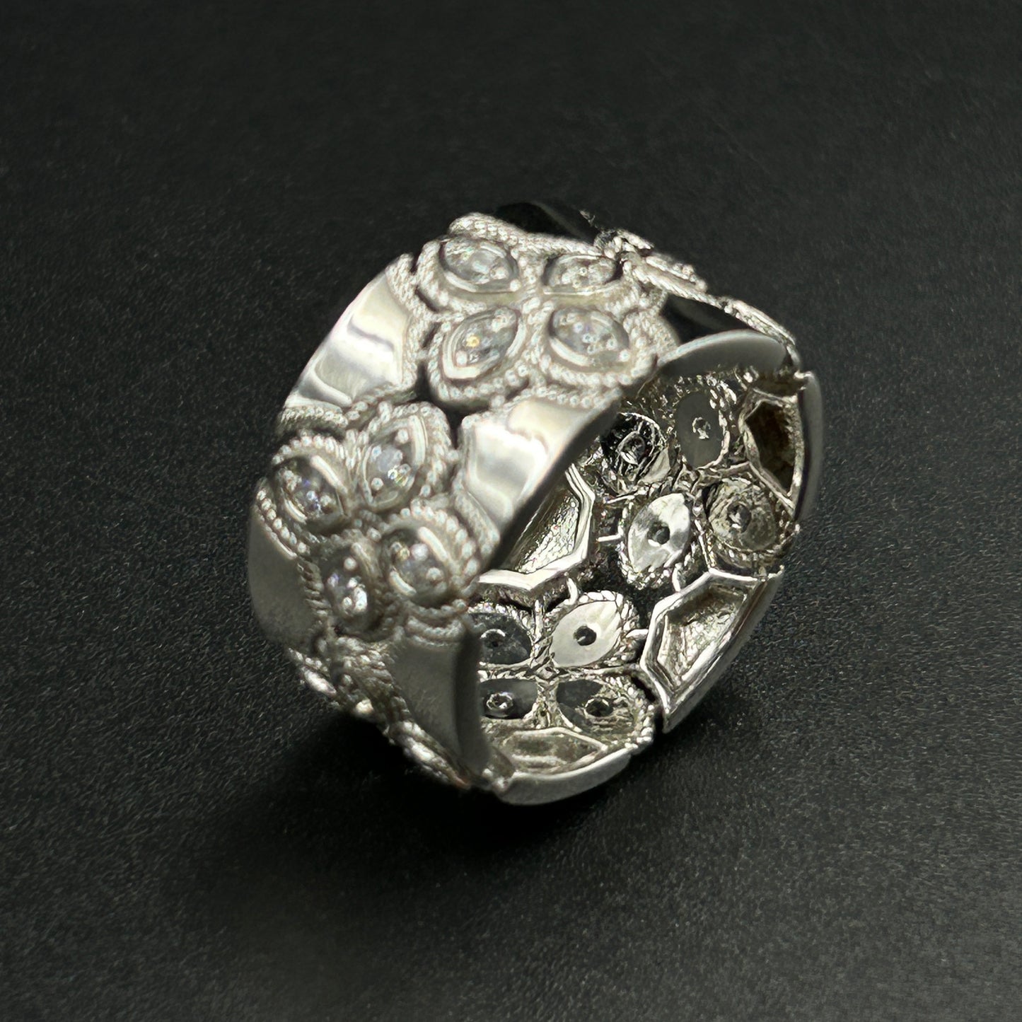 Sparkling Antique Style Silver Band - Women's Ring