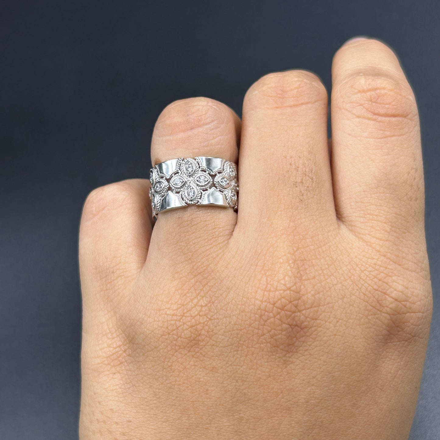 Sparkling Antique Style Silver Band - Women's Ring