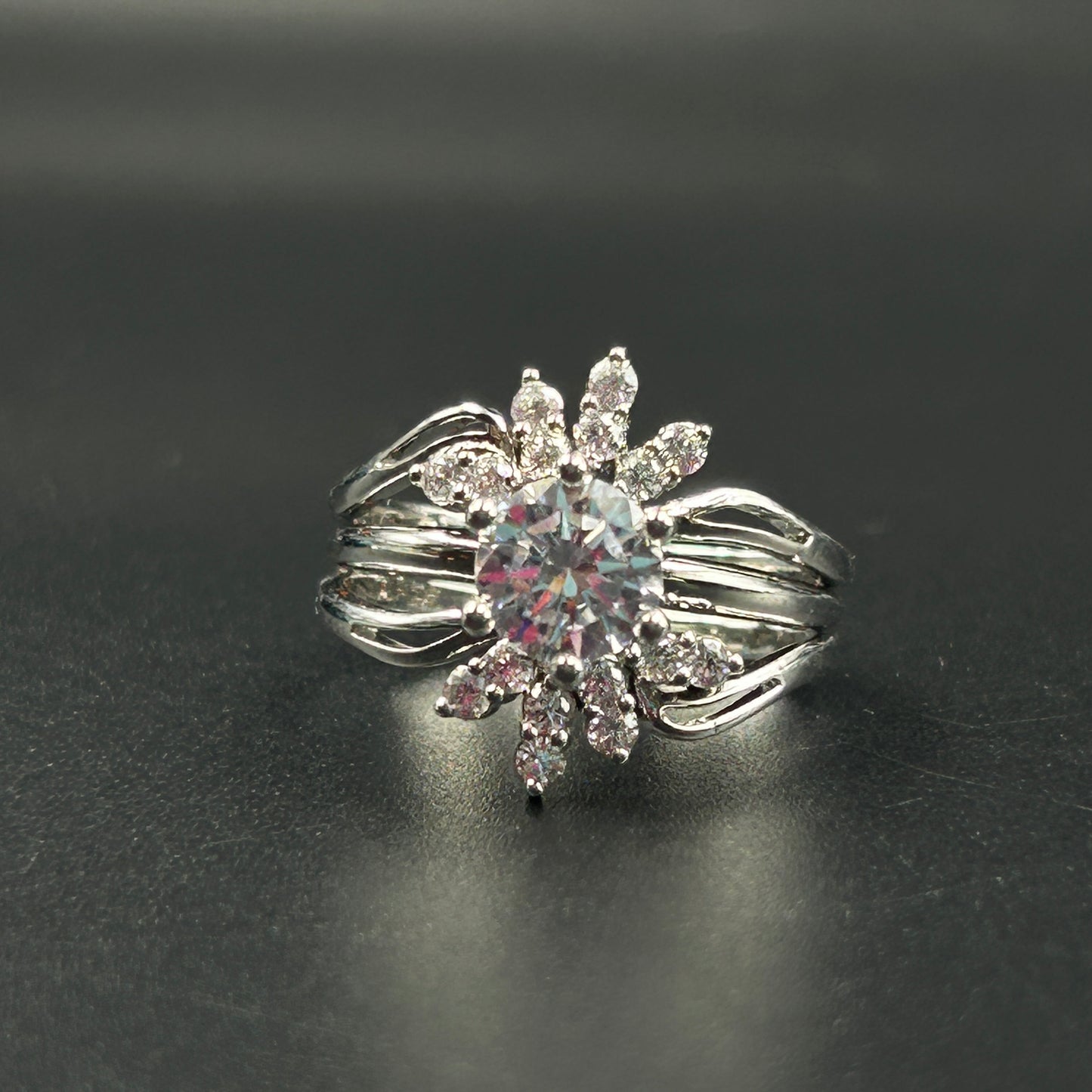 Beautiful Classic Women's Ring