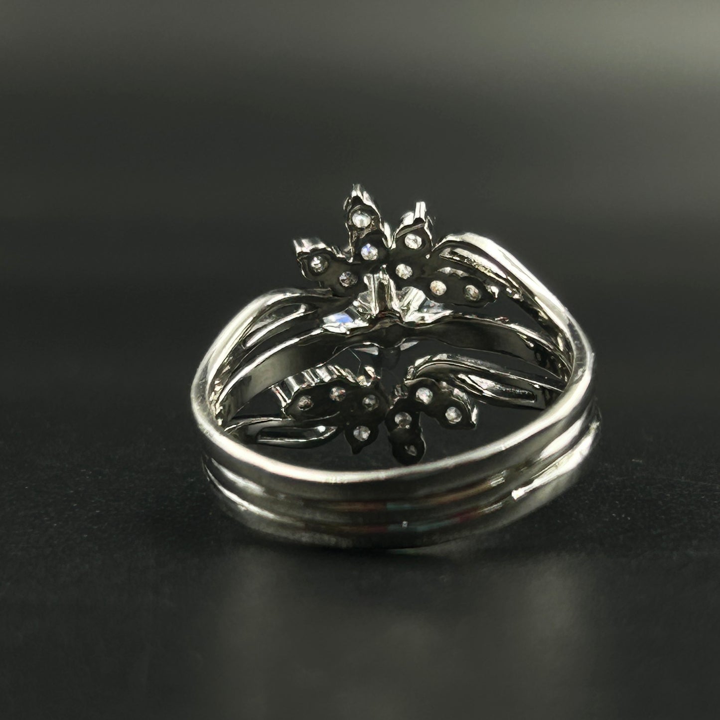 Beautiful Classic Women's Ring