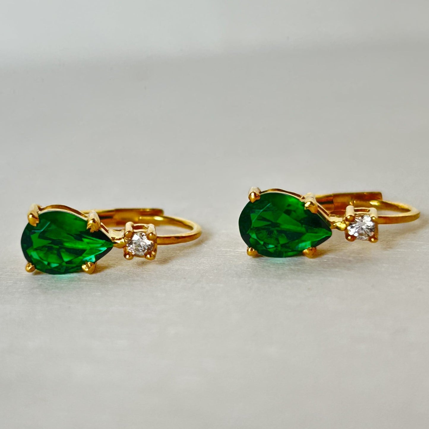 Minimal Silver Earring - Green Pear Earring