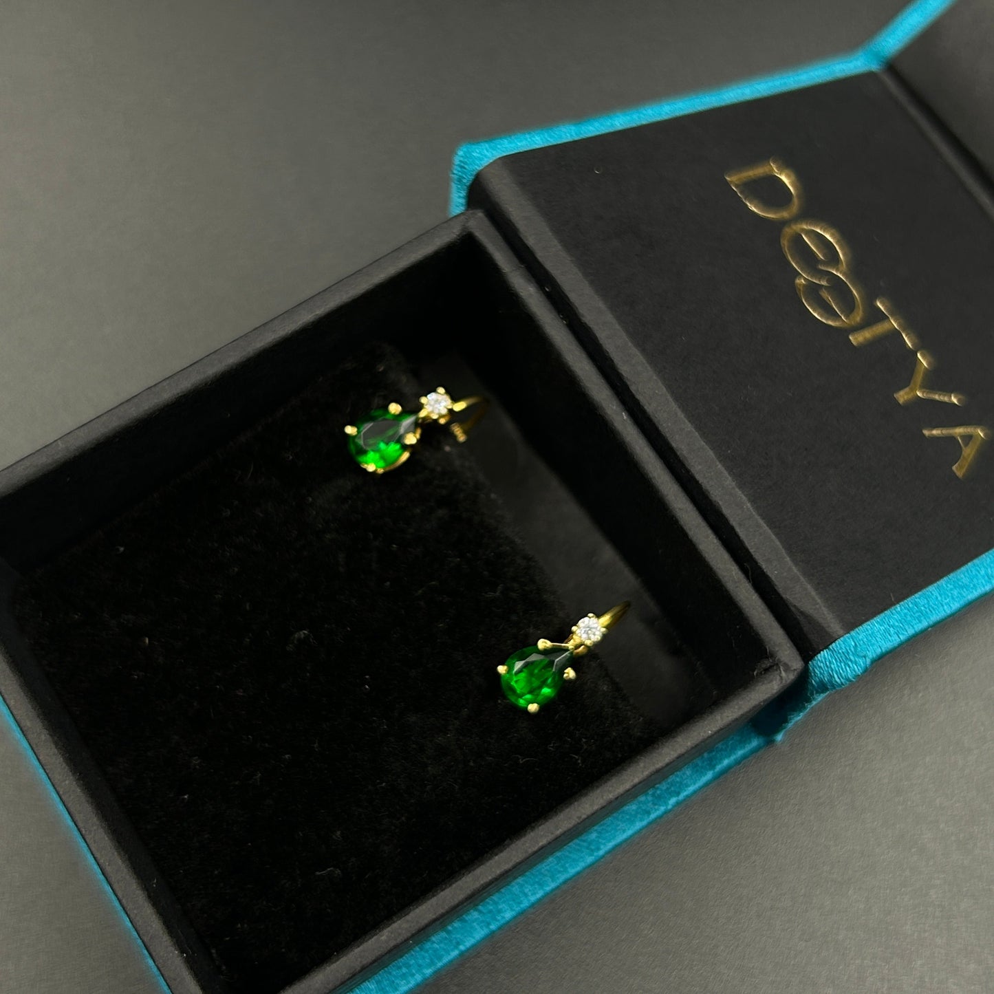 Minimal Silver Earring - Green Pear Earring