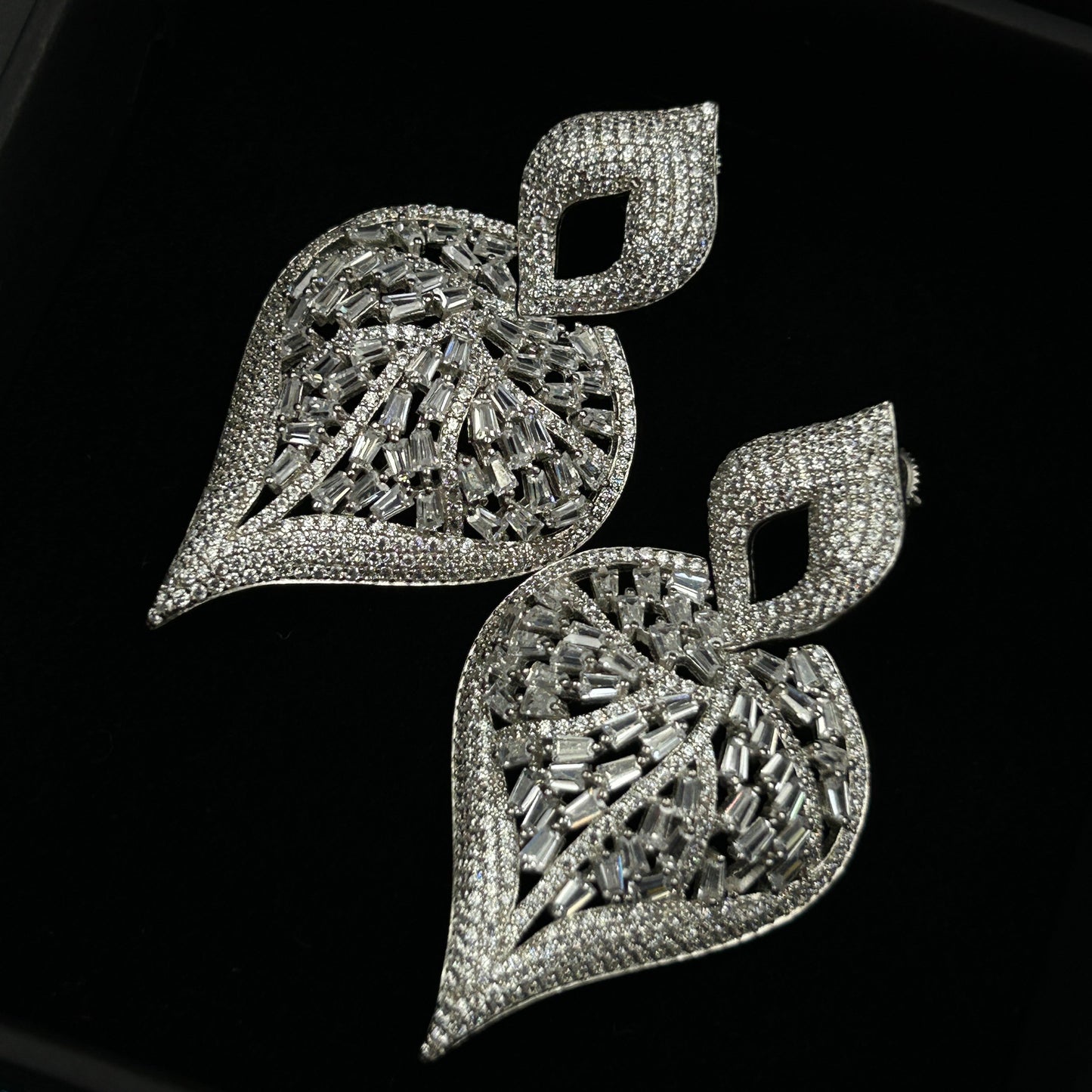 The Leaf Earring - Silver Zircon Earring