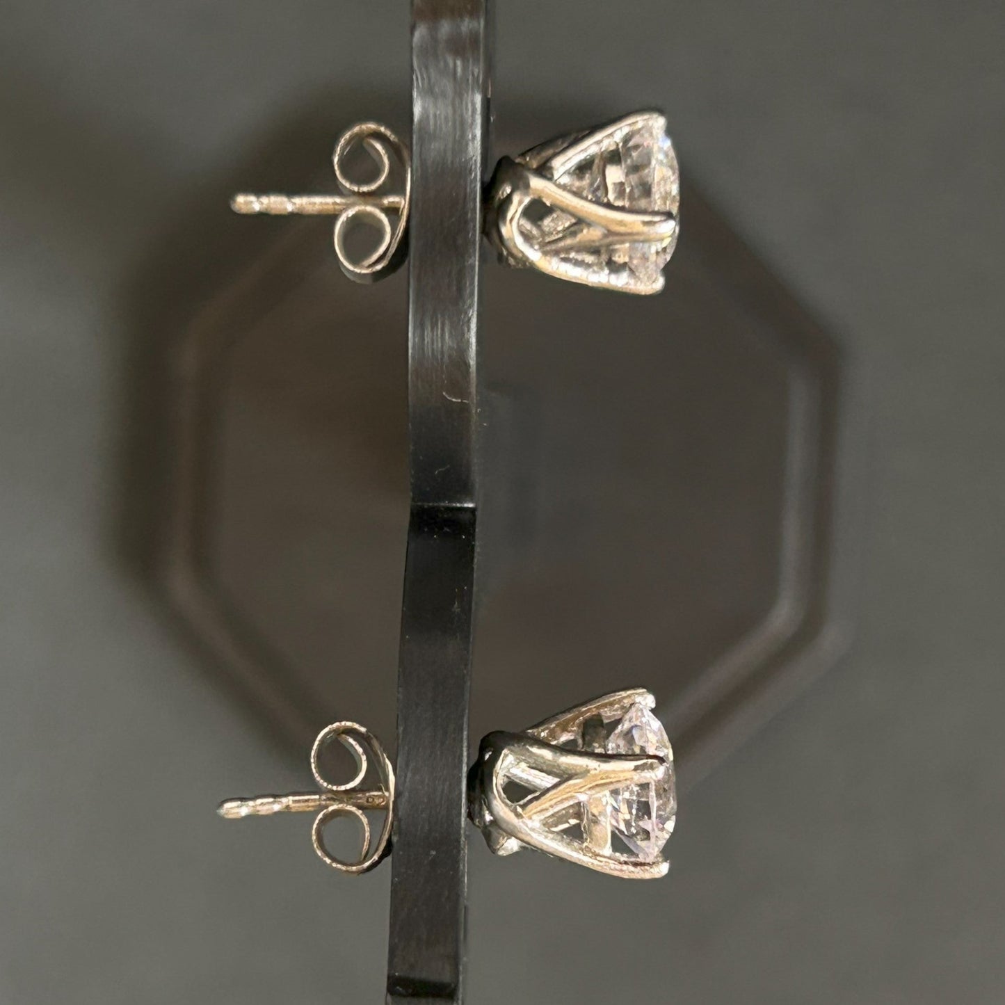 Silver Solitaire Stud Earring Curved Earring