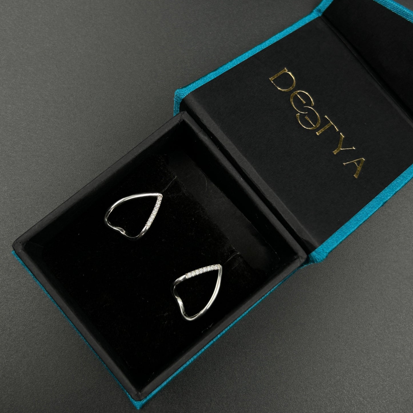 Women's Pure Silver Minimal Earring