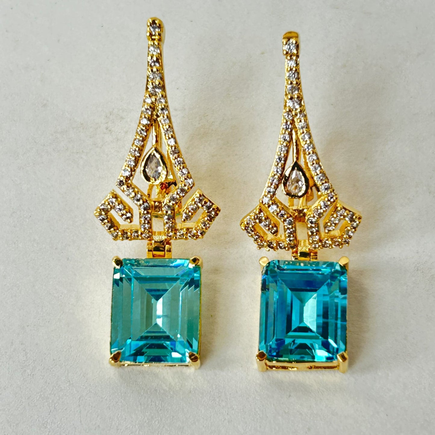 Blue Aquamarine Yellow Gold Earring