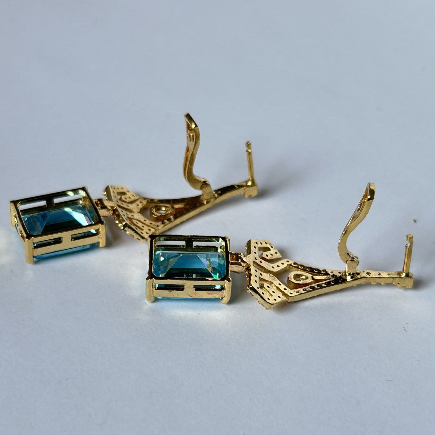 Blue Aquamarine Yellow Gold Earring