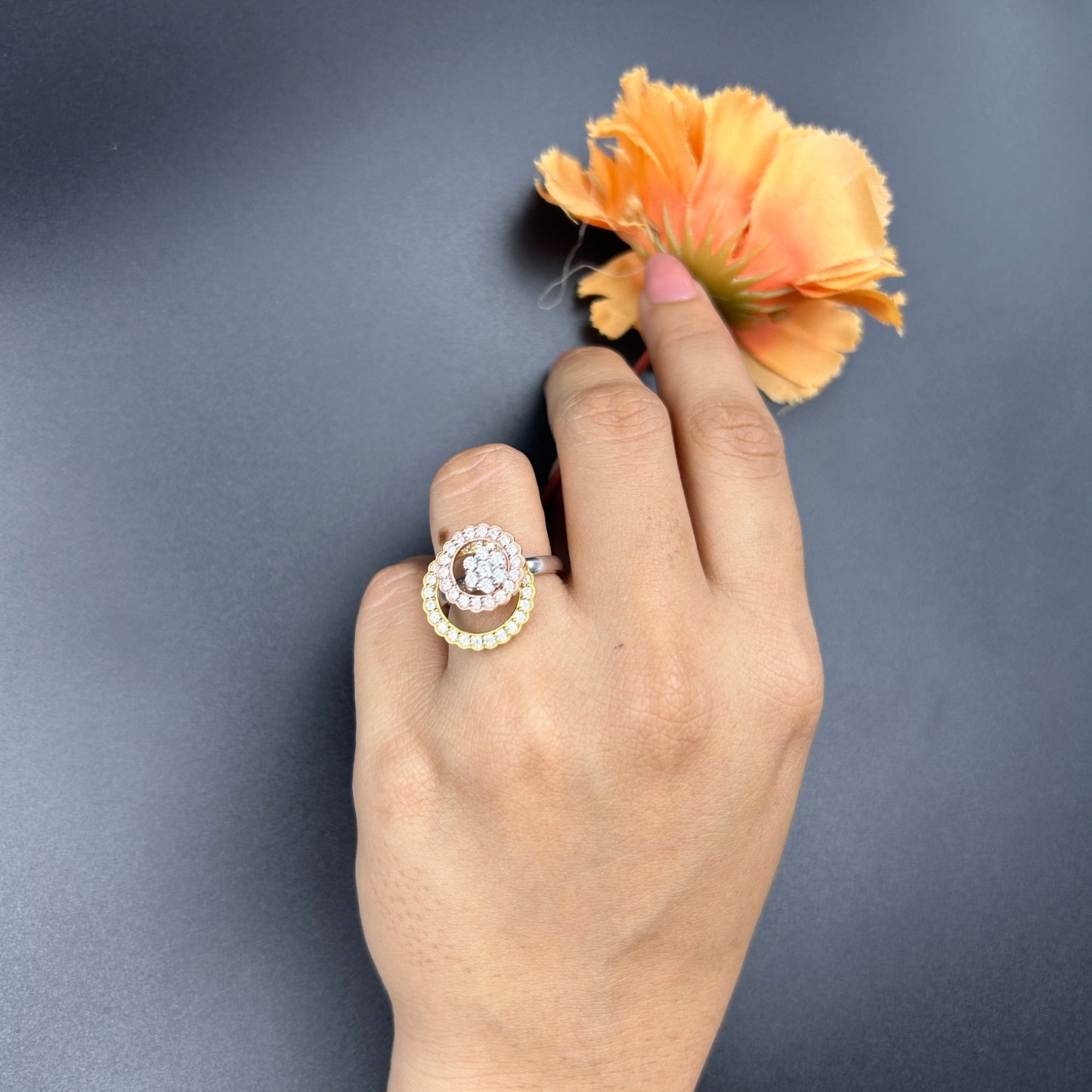 Three Tone Spin Ring