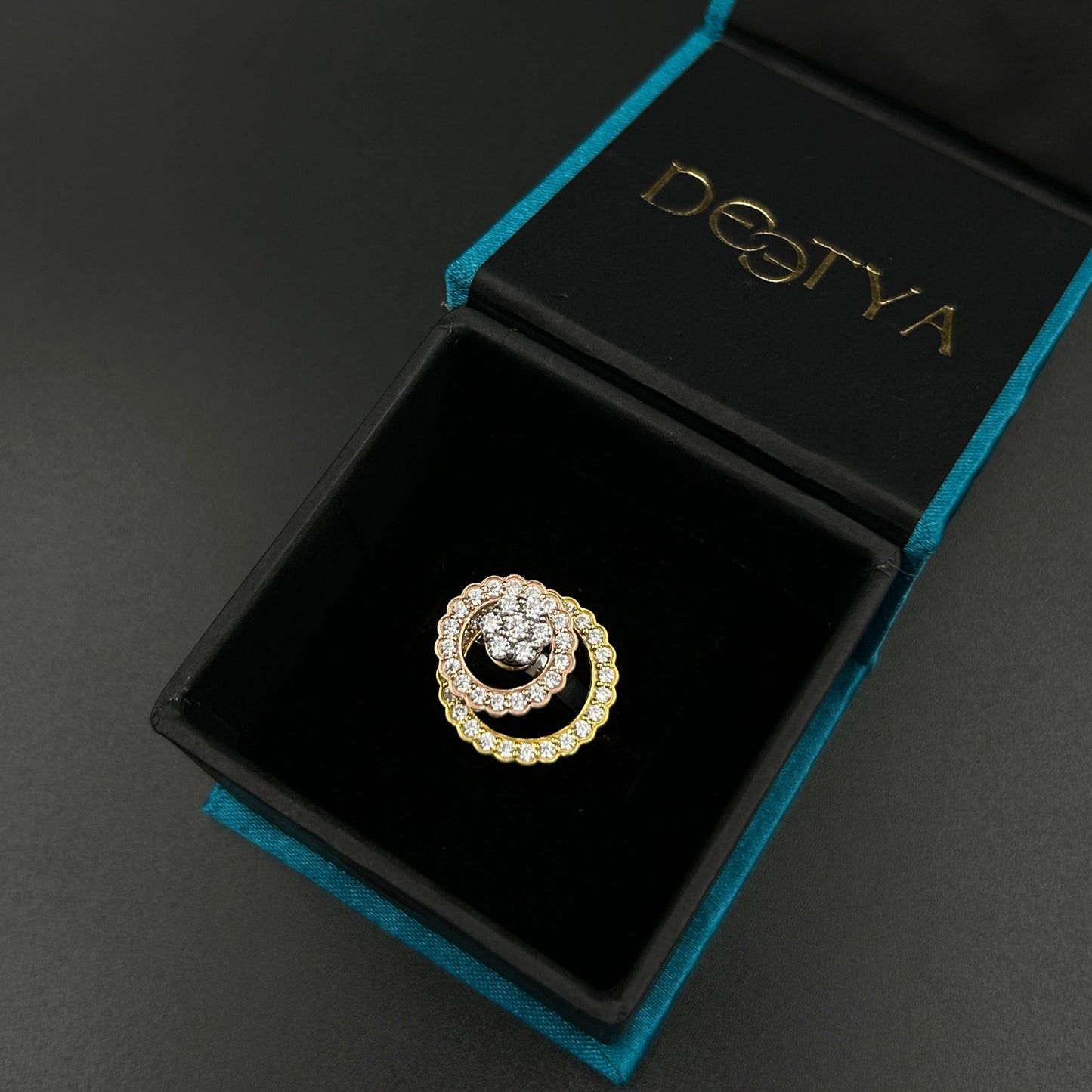 Three Tone Spin Ring