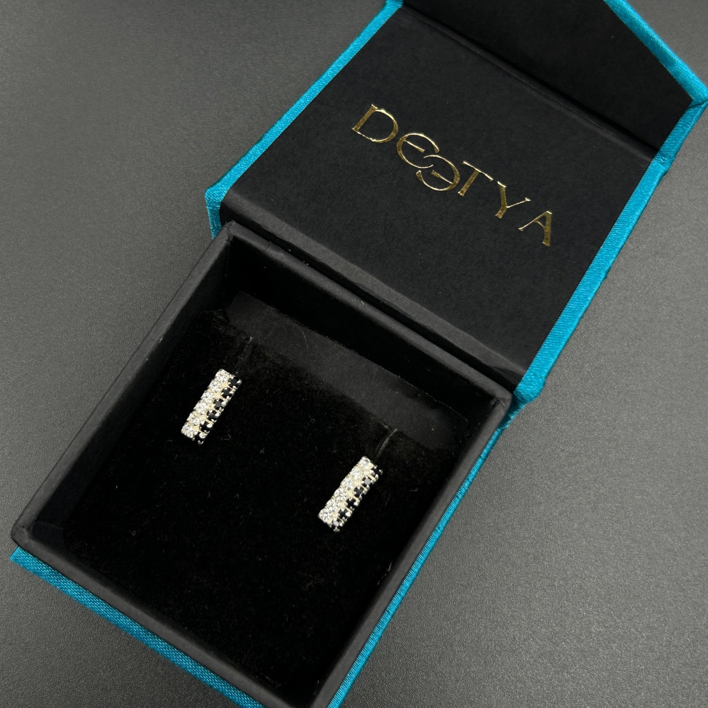 Pure Silver Minimal Earring