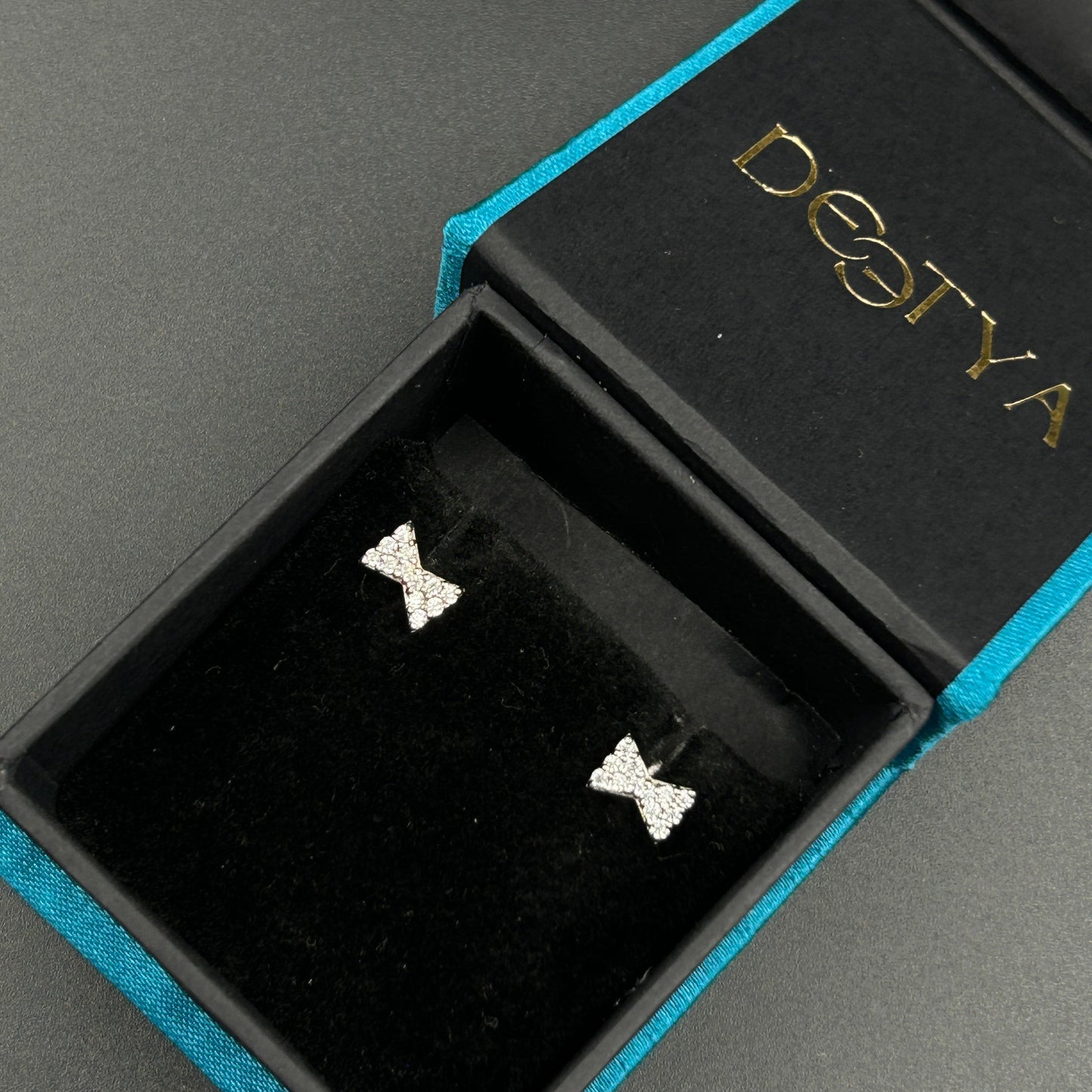 BOW Earrings - Minimal Silver Earrings