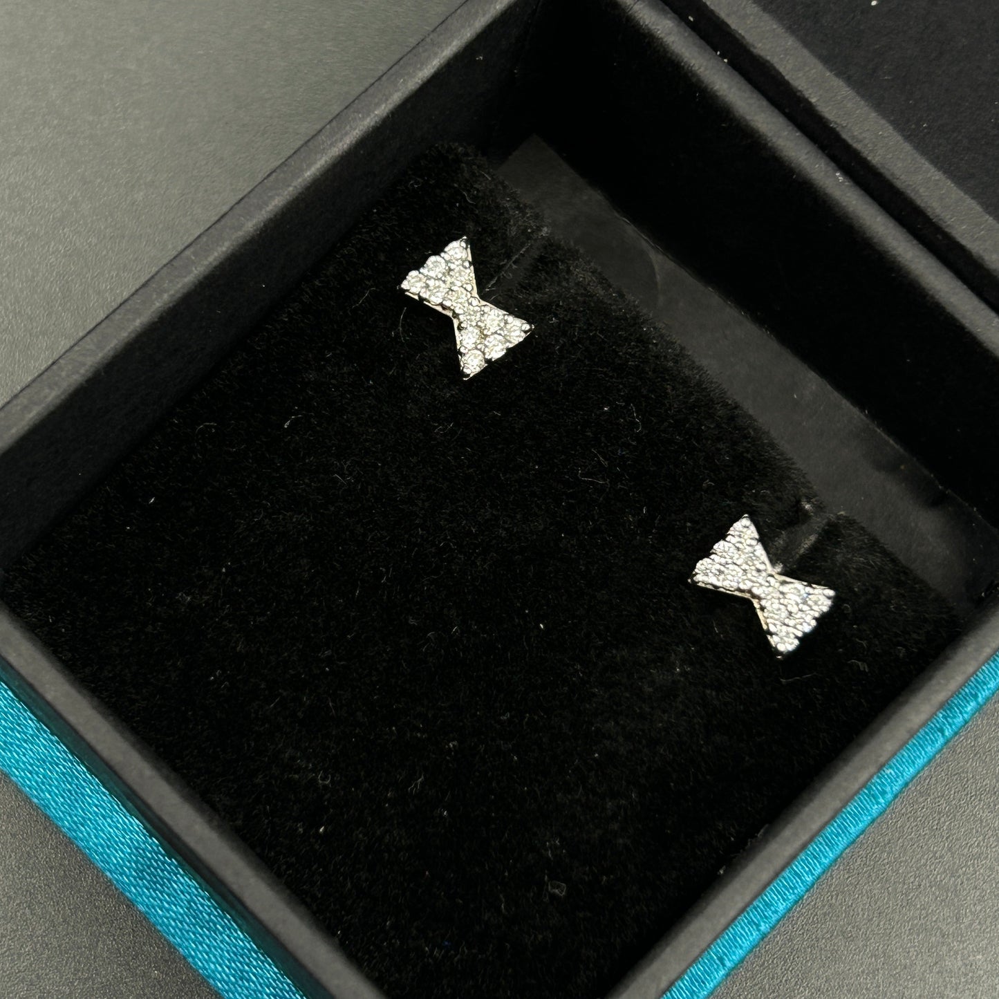 BOW Earrings - Minimal Silver Earrings