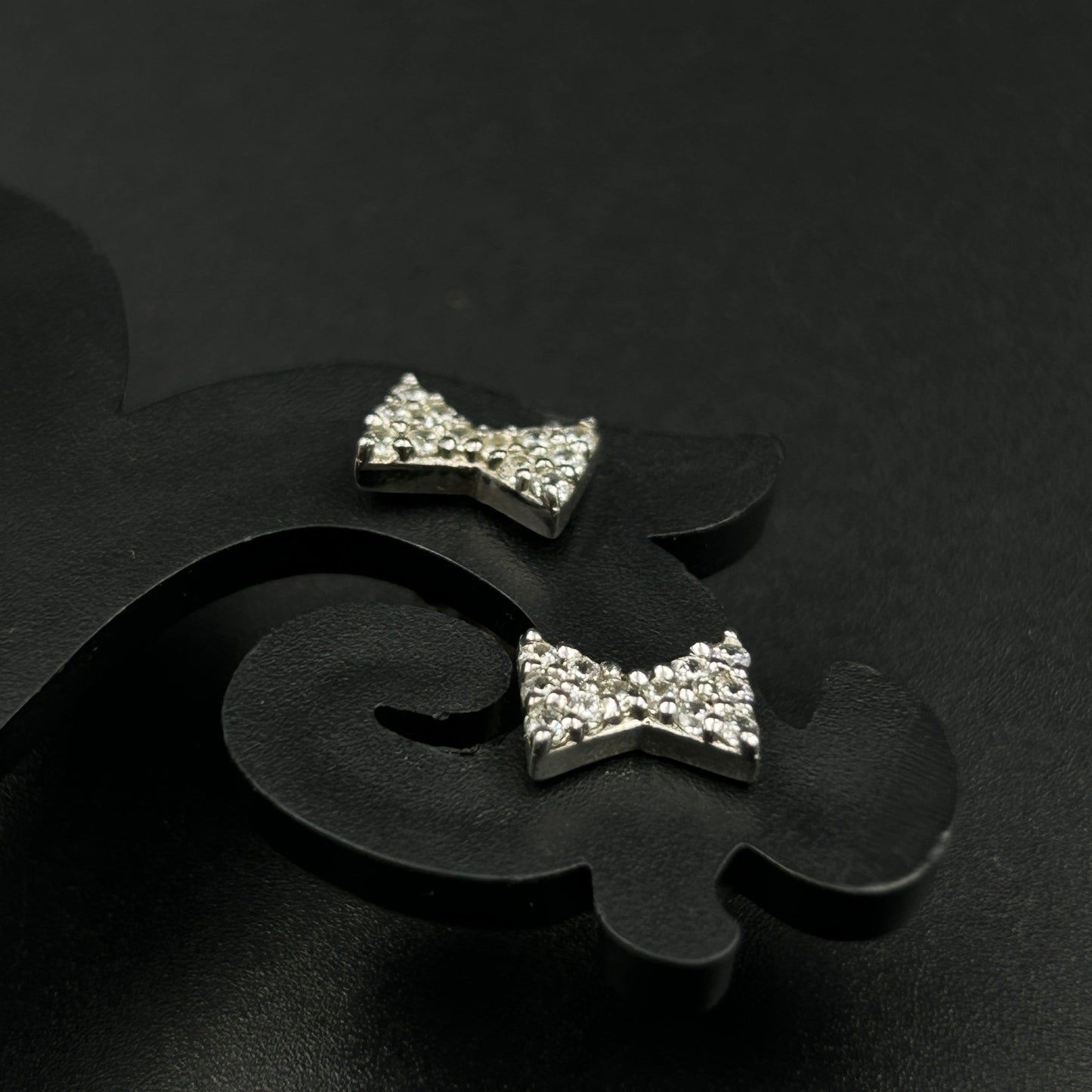 BOW Earrings - Minimal Silver Earrings