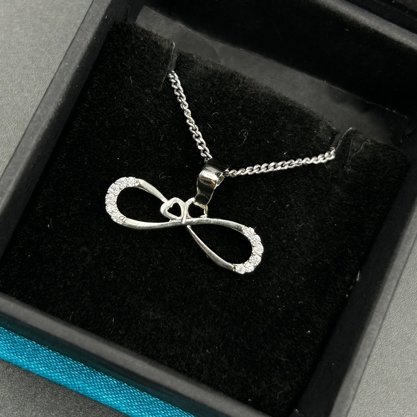 Women's Silver Infinity Pendant (8)