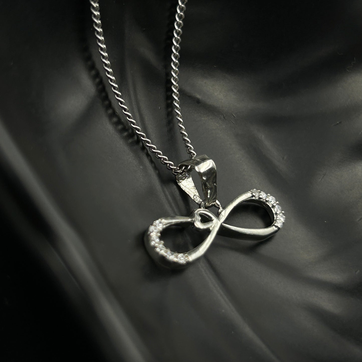 Women's Silver Infinity Pendant (8)