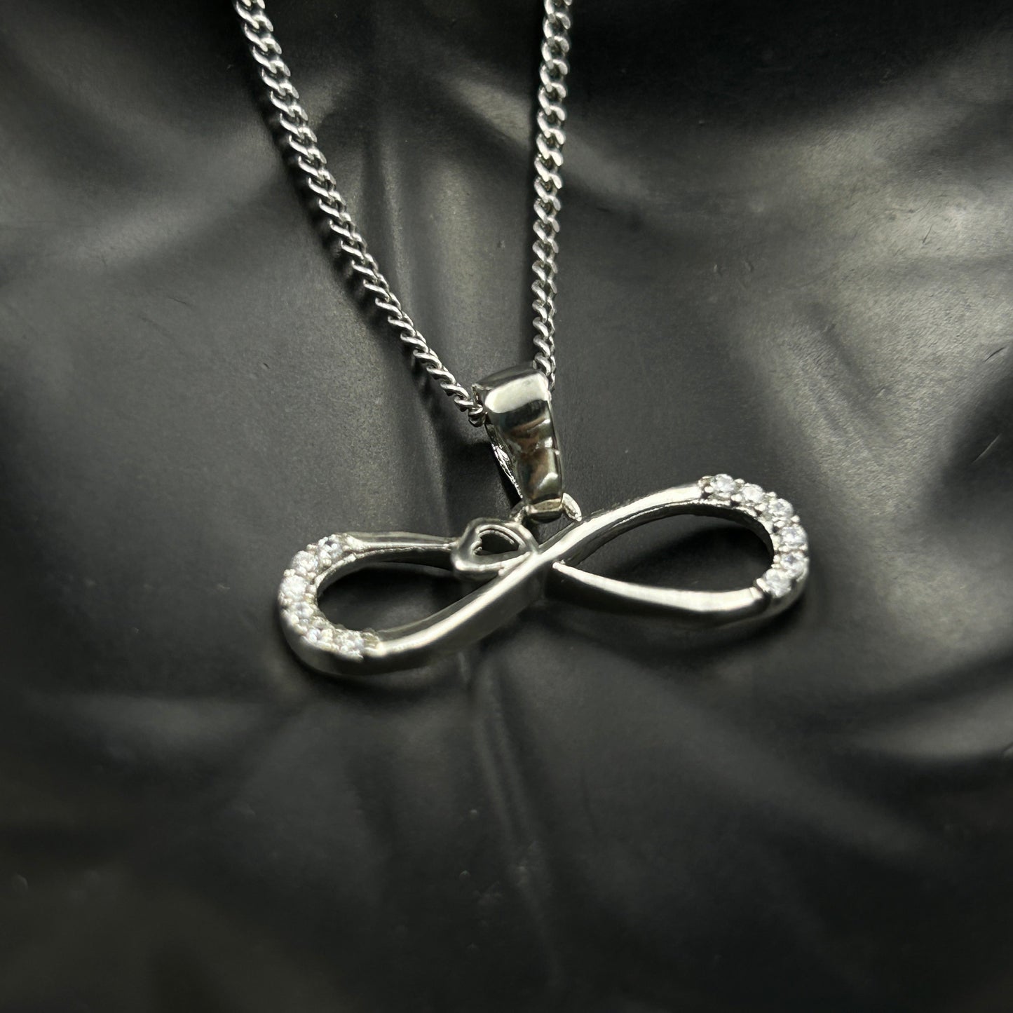 Women's Silver Infinity Pendant (8)