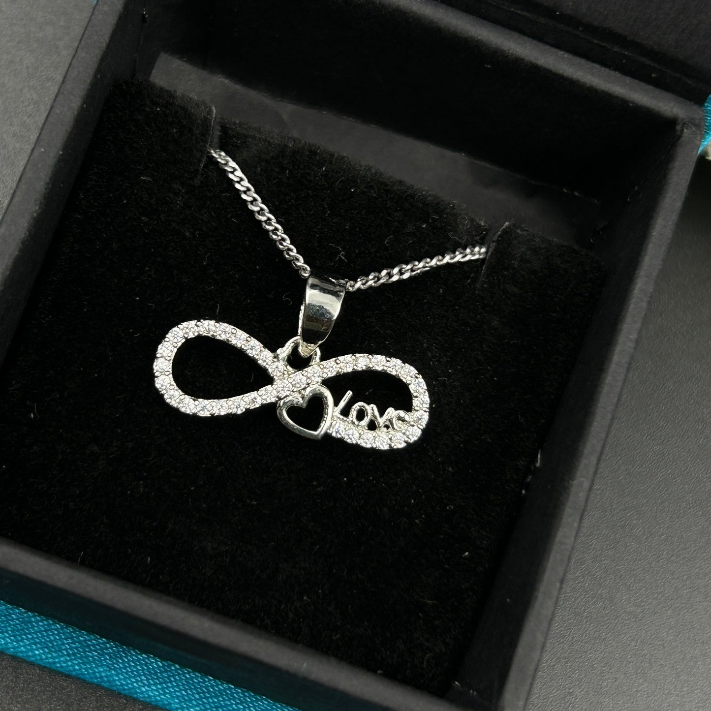 Women's Silver Infinity Love Heart Pendant (9)