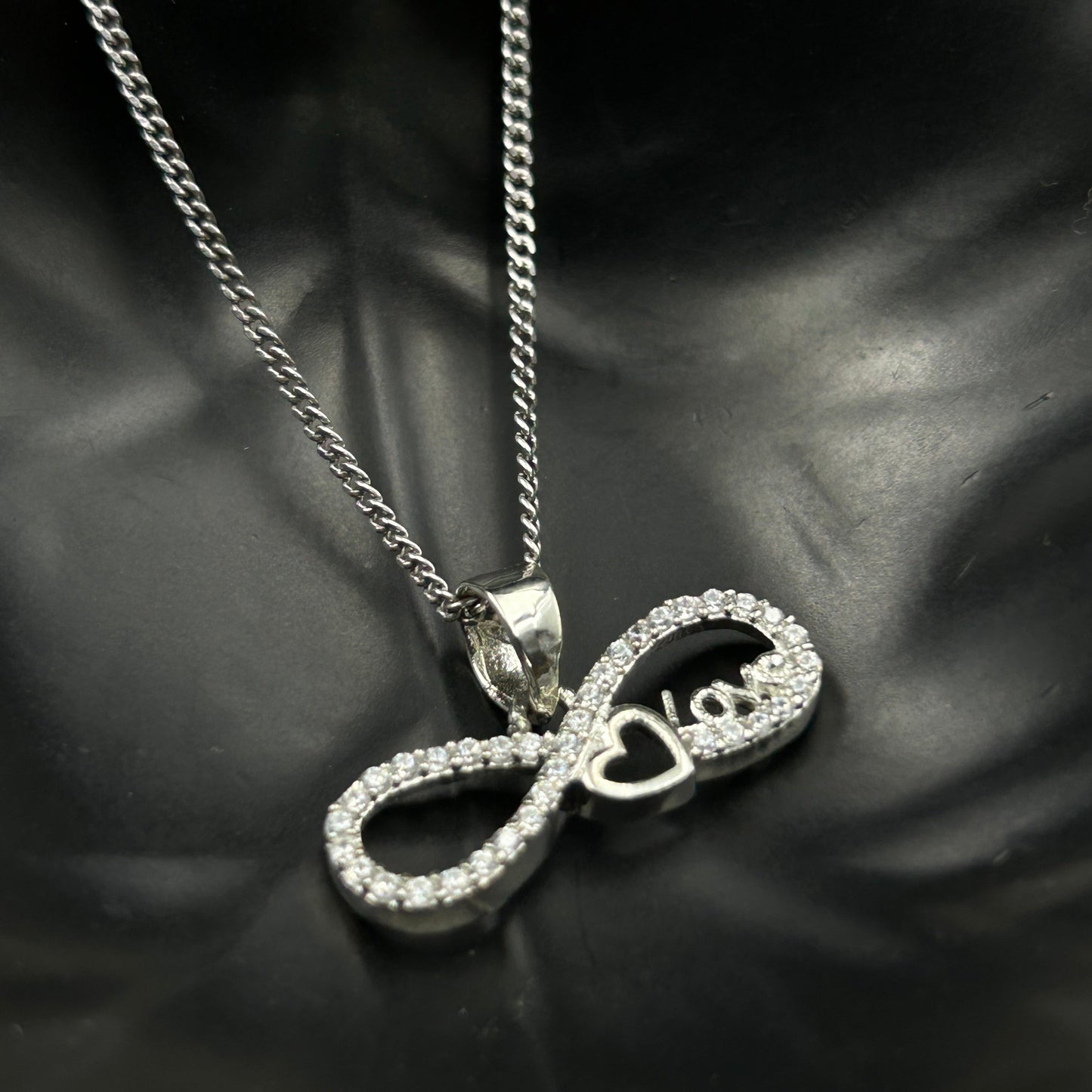 Women's Silver Infinity Love Heart Pendant (9)