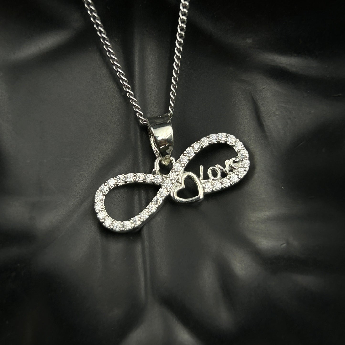 Women's Silver Infinity Love Heart Pendant (9)