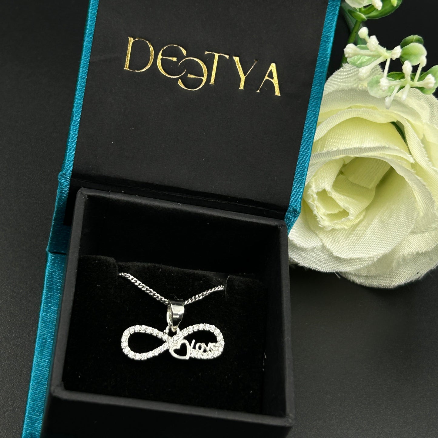 Women's Silver Infinity Love Heart Pendant (9)