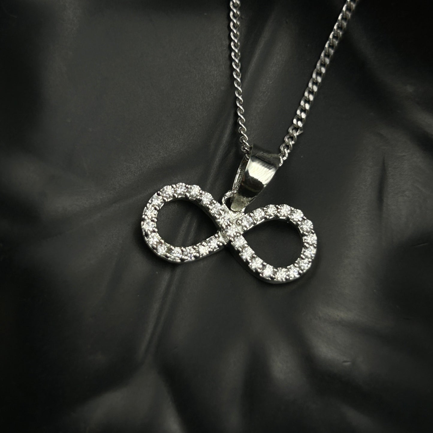 Women's Silver Infinity Pendant (11)