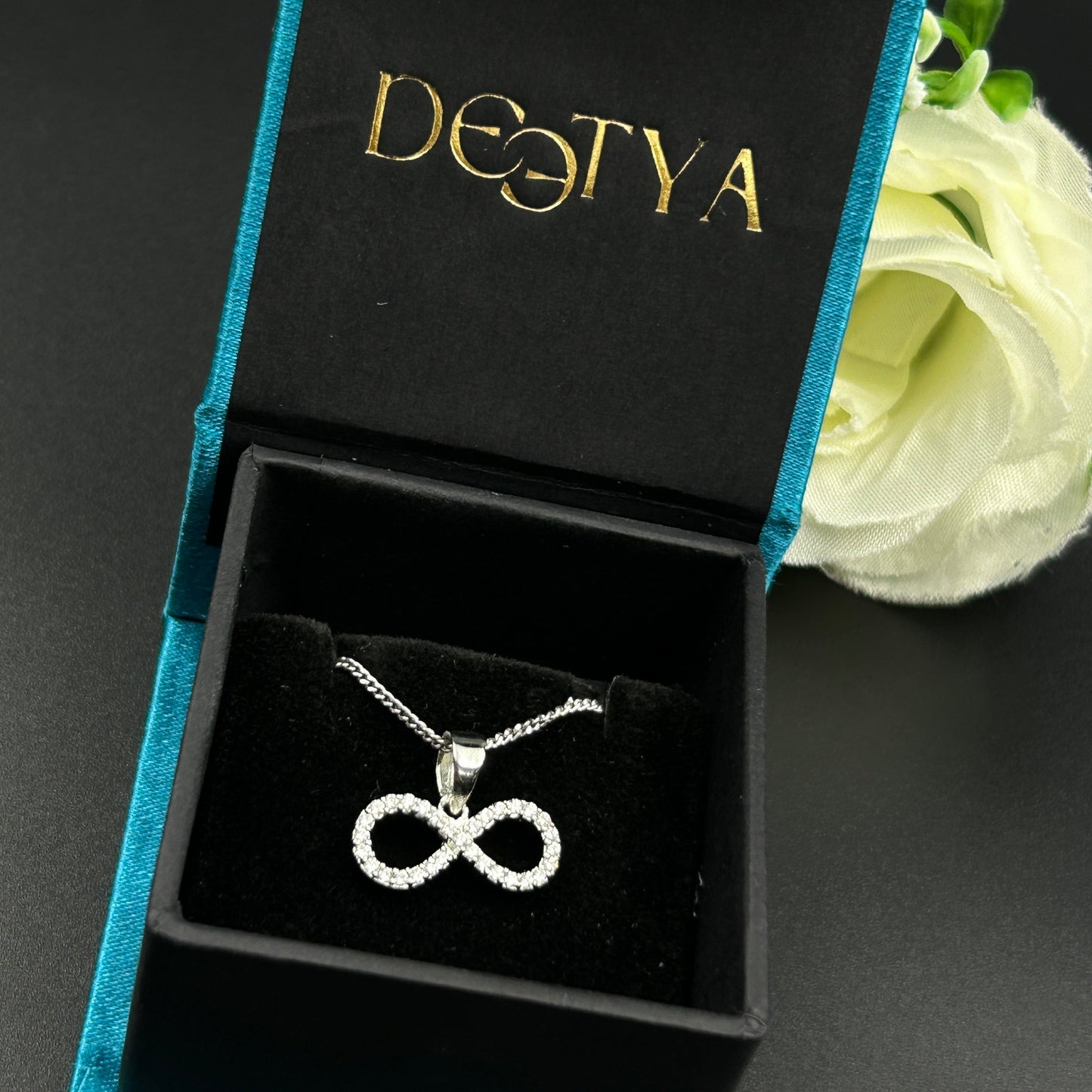 Women's Silver Infinity Pendant (11)