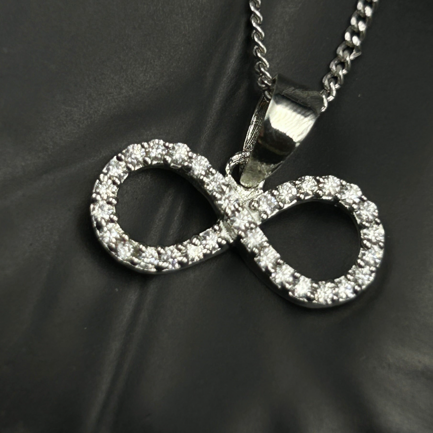 Women's Silver Infinity Pendant (11)