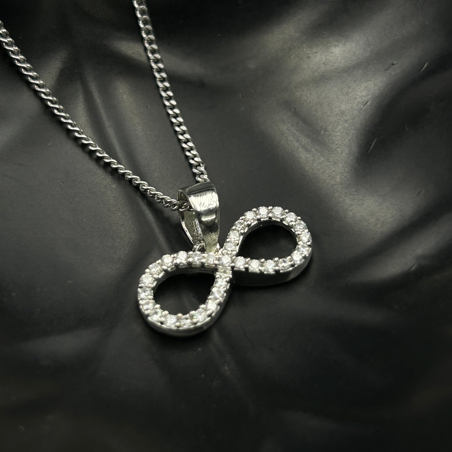Women's Silver Infinity Pendant (11)